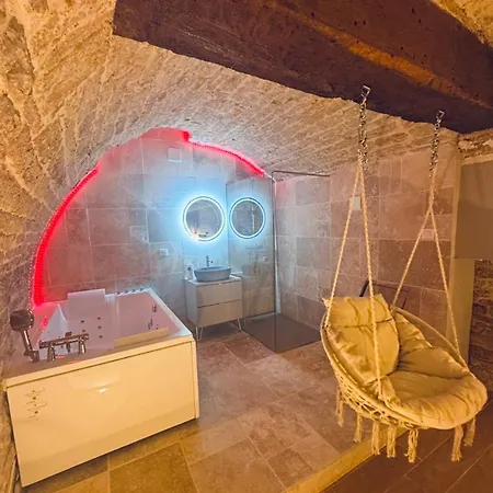 Le Caveau - Prive Apartman *